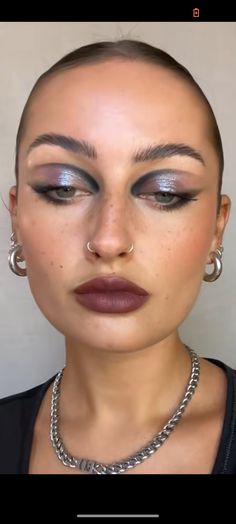 Easy Editorial Makeup, Futuristic Aesthetic Fashion, 90s Editorial Makeup, Dystopian Makeup, Glam Grunge Makeup, Techno Makeup, Runway Makeup Looks, Gray Makeup, Stile Kylie Jenner