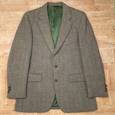 Vtg Harris Tweed Blazer 40 Narragansett Newport Handwoven Scottish Wool Jacket ***Some Small Flaws. See Pictures.*** Classic Tweed Suits With Pockets, Vintage Wool Sport Coat With Welt Pockets, Vintage Wool Single Breasted Sport Coat, Vintage Wool Sport Coat Single Breasted, Vintage Wool Single-breasted Sport Coat, Vintage Single Breasted Tweed Jacket For Tailoring, Tailored Vintage Tweed Jacket, Vintage Single-breasted Tweed Jacket For Tailoring, Vintage Brown Tweed Jacket With Welt Pockets