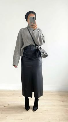 Minimalist Dressy Outfits, White Pencil Skirt Outfit Winter, Classy Casual Outfits 2023, Professional Mom Outfits, Bridal Consultant Outfit Black, Dressy Casual Black Women, Hip Business Casual Women, Turtleneck Work Outfit Women, Black Girls Modest Outfits