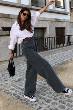 Wide Leg Outfit, Wide Leg Jeans Outfit, Legs Outfit, Looks Jeans, Jeans Outfit Winter, Outfits With Converse, Mode Casual, Looks Street Style