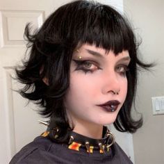 Short Eyebrows Alt, Goth Bangs Short Hair, Short Gothic Hairstyles, Short Goth Hair With Bangs, Goth Hair Short