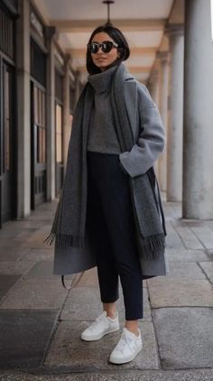 Gray Coat, Grey Coat, Cute Fall Outfits, Mode Inspo, Casual Winter Outfits, 가을 패션, Autumn Outfit, Winter Outfits Women