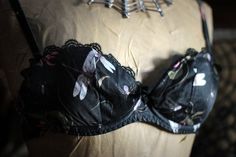 This listing is for BRA ONLY. Stunning Agent Provocateur rare Damsella bra  in black cotton and silk blend satin, spider  and floral print Bra :  Size 80C European, 36C USA-Canada as written on the tag If you are unsure of the size I suggest checking on the brands sizing guides Great condition, no wear marks Bra : 52% cotton, 17% polyamide, 15% silk, 15% polyester, 1% elastane Gold tone hardware  Great quality Fitted Satin Underwire Bra, Halloween Lingerie, Printed Bras, Agent Provocateur, Bra Lingerie, Black Silk, Black Cotton, Floral Print, Floral Prints