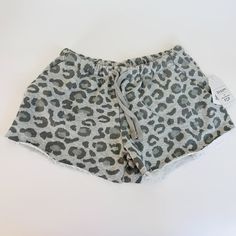 New Bloom & Pop Gray Leopard Print Short Jersey Shorts Size Small Elastic Waist Originally $29.95 Price Tags Attached Casual Western Outfits, Nike Tempo Shorts, Lime Green Shorts, Leopard Print Shorts, Nike Running Shorts, Grey Leopard Print, Hot Shorts, Spandex Shorts, Trendy Outfits For Teens