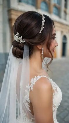 Hair-Raising Ideas: 15 Wedding Hairstyles with Veils That Wow - TecArticles Veil And Tiara, Bridal Hairstyles With Tiara, Tiara And Veil Wedding Hair, Wedding Updos For Long Hair With Veil, Hair Down Styles, Boho Chic Hairstyles, Wedding Tiara Hairstyles, Fingertip Veil, Tiara Hairstyles