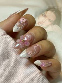 Asian Style Nail Art, Vine Flower Nails, Flower Nail Acrylic, Easy Designs On Nails, Clean Almond Nails Designs, Flower Nail French Tip, Fashion Killa Nails, Almond Nail Inspo Winter, Nails For Japan Trip