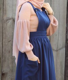 Navy Blue Hijab Outfit, Ways To Wear Hijab, Maxi Dress Hijab, Skirt Outfits Casual, Hijab Skirt, Simple Long Dress, Skirts Casual, Casual Maxi Dress