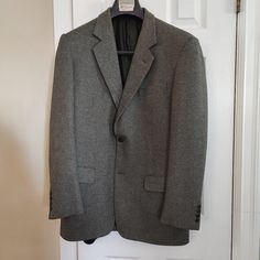 Excellent Pre-Owned Condition. There Is A Mark On The Interior Lining Of The Blazer ( See Last Picture). Please Examine Photos Closely For Approximate Measurements And Details. This Is A Ventless Fully Lined Jacket. Color Is Tweed Olive Green. Tweed Long Sleeve Blazer For Semi-formal Occasions, Long Sleeve Tweed Blazer For Semi-formal Occasions, Semi-formal Long Sleeve Tweed Blazer, Classic Tweed Suits With Pockets, Classic Long Sleeve Tweed Blazer, Single Breasted Long Sleeve Tweed Suit, Formal Long Sleeve Tweed Sport Coat, Classic Tailored Long Sleeve Tweed Jacket, Classic Tweed Sport Coat For Business Casual