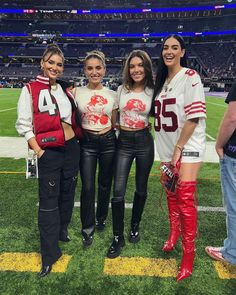 Sports Jersey Outfit, Football Season Outfits, Game Outfit, 49ers Football, Baddie Outfits Ideas, Jersey Outfit