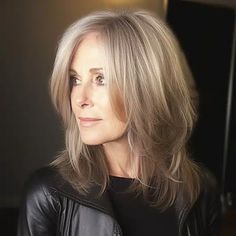 Mid Length Cut with Flowing Layers Medium Length Wavy Hair, Perfect Blonde Hair, Lob Haircuts, Easy Care Hairstyles, Messy Bob Hairstyles, Medium Hair Styles For Women, Going Grey