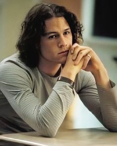 Heath Ledger Hot Pics, Heath Ledger Dark Hair, Heath Ledger Drawing, Heather Ledger, Heath Ledger Brown Hair, Heath Ledger Hair, Heath Ledger Long Hair, Young Heath Ledger, Heath Ledger Wallpaper