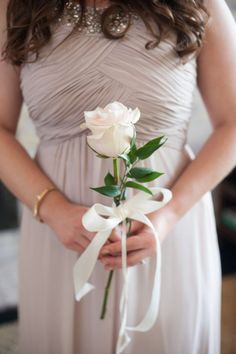 Simple Bridesmaid Bouquets, Single Rose Bouquet, Rose Bridesmaid Bouquet, Cheap Wedding Bouquets, Single Flower Bouquet, Simple Wedding Bouquets, Rose Wedding Bouquet, Styl Boho, Wedding Flower Arrangements