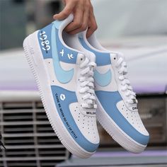 Transform your style with Custom Taylor's Nike Air Force 1 Shoes in Blue! Make a bold statement and stand out from the crowd with these one-of-a-kind, hand-crafted shoes. The perfect choice for those who like to take risks and make a statement with their fashion. Don't settle for ordinary, embrace your unique style with Custom Taylor's Nike Air Force 1 Shoes! 🔥 100% genuine, Brand New.👟 Custom sneakers.★Every pair is hand-made and unique.✨Best quality waterproof and scratch-proof paints used.? Taylor Swift Shoes, 1989 Taylor Swift, Taylor Merch, Air Force 1 Shoes, Birthday Things, Nike Fashion Shoes, Preppy Shoes, Preppy Clothes, Estilo Taylor Swift