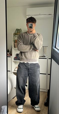 Calm Outfits Men, Boy Fits Aesthetic, Outfits Drip Hombre, Baggy Mens Fashion, Streetwear Aesthetic Men, Streetwear Boys Outfit, Outfits Aesthetic Hombre, Y2k Aesthetic Men, Baggy Jeans Outfit Men