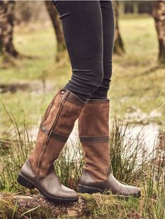 Dubarry Ladies Sligo Boots Sligo, knee high boot for women, from Dubarry’s iconic country boot collection, includes GORE-TEX® technology and is crafted from Dubarry’s signature DryFast-DrySoft™ leathers. Full length zip for easy entry and leather covered calf detail providing stretch, combine to deliver a feminine, fitted and elegant silhouette, equally suited to country attire and city style urban fashion. Lined with the GORE-TEX® product technology membrane keeping you feet warm and dry. New D Tweed Shooting Jacket, Boat Shoes Women's, Faux Fur Accessories, Gore Tex Boots, Care Pack, Waterproof Leather Boots, Chelsea Boots Mens, Country Boots, Deck Shoes