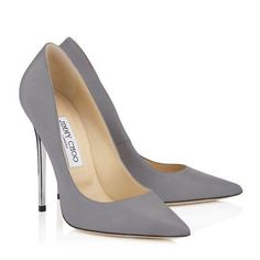 Heels Jimmy Choo, Pointy Toe Shoes, Shoes Silver, Silver Pumps, Elegant Shoes, Gorgeous Shoes