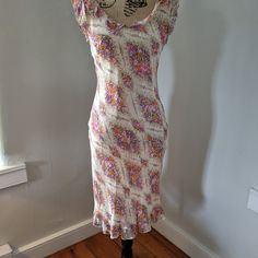 Beautiful, Light Floral Dress, Never Worn Elegant Pink Knee-length Sundress, Feminine Fitted Midi Floral Dress, Fitted Feminine Midi Floral Dress, Feminine Fitted Midi-length Floral Dress, Fitted Feminine Midi Length Floral Dress, Fitted Summer Maxi Dress For Daywear, Fitted Knee-length Floral Sundress, Stretch Lined Dress For Daywear, Stretch Daywear Dress With Lining