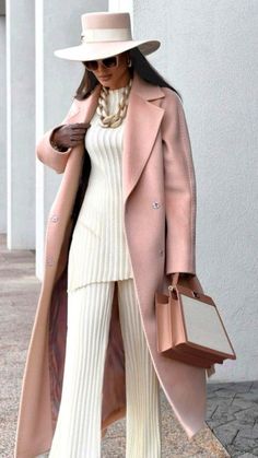 Feminine Universe, Classy Winter Outfits, Iranian Women Fashion, Winter Fashion Outfits Casual