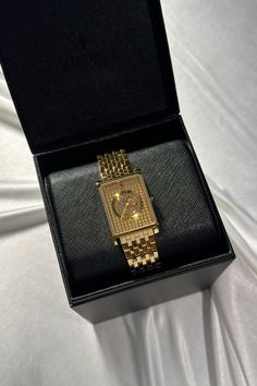 VIEREN Gold Stereo Diamond watch on black vegan leather watch stand and watch box set packaging on white fabric Rectangular Watch, Gold Diamond Watch, Swiss Automatic Watches, Vday Gifts, Gold Diamond Watches, Swiss Made Watches, Woman Looking, Watch Lover, Luxury Timepieces