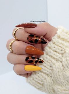 "\"Autumn Torties\" gorgeous press on nails with glassy tortoise shell print accents. Inspired by the vibrant colors of fall leaves! Photo shows Medium Stiletto style. High quality, hand designed press-on nails, made with all gel products. Custom fit for you! Durable for long-term wear with the included nail glue, and reusable when worn with adhesive tabs! Made to order, in multiple sizes, shapes and lengths. Includes everything needed for application.  PLEASE SEE PHOTOS FOR PRESET SIZE CHART AN Fall Press On Nails, Sunny Nails, Ny Nails, Nail Design Glitter, Nails 2022, Animal Nails, Thanksgiving Nails, Nails 2023