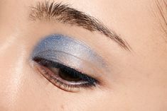 Beauty Hacks Eyelashes, Makeup Books, Perfect Eyeliner, Heavy Makeup, Clear Eyes, Runway Makeup, Beautiful Eye Makeup, Dior Haute Couture, Blue Eyeshadow