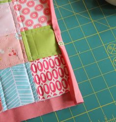 an image of a piece of fabric with the words, how to make a patchwork quilt