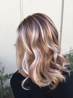 Subtle Hair Color, Curly Hair Color Ideas, Trendy Fall Hair Color, Dimensional Hair, Trendy We Fryzurach, Curly Hair Color, Dimensional Color, Colored Curly Hair