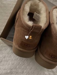 Cute Uggs, Pretty Shoes Sneakers, Ugg Mini, Shoe Wishlist, Boots Ugg, Timberlands, Shoe Inspo, Aesthetic Shoes, Swag Shoes