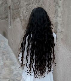 Long Curly Black Hair, Dark Curly Hair, Black Wavy Hair, Black Hair Aesthetic, Long Dark Hair, Black Curly Hair, Long Black Hair, Long Wavy Hair, Long Hairstyles