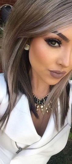 Love her makeup and the hair color. Ash brown. Platinový Blond, Hair Winter, Ash Hair Color, Gray Hair Highlights, Haircuts For Curly Hair, Winter Hair, Brown Blonde Hair, Hair Color And Cut, Color Hair