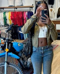 Urban Outfitters Outfit Ideas, Urban Outfitters Outfit, Feminine Streetwear, Urban Y2k, Chill Fashion, Random Clothes, Streetwear Girl, 2000s Fashion Outfits, Y2k Outfits