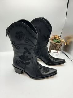 Embroidered genuine leather custom made mid calf boots. Every size available. #midcalf #cowboyboots #suzaniboots #customboots #weaternboots #countrystyle #blackboots #womenboots #festivalboots #christmas #giftforher #handmade #womenfashion Embroidered Leather Boots With Snip Toe, Traditional Fitted Snip Toe Boots, Traditional Fitted Leather Boots, Handmade Traditional Snip Toe Boots, Traditional Fitted Boots With Floral Embroidery, Gum Boot, Festival Boots, Pointy Toe Boots, Boots Mid Calf