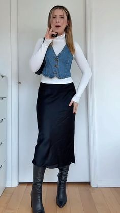 Modest + girlie fall and winter outfit inspo Modest Minimalist Outfits, Vintage Modest Outfits, Modest Outfits Teens, Modest Fall Outfits Casual, Vest And Skirt Outfit, Casual Modest Outfits, Modest Outfits Winter, Winter Outfits Modest, Modest Outfits Casual