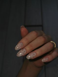 Nails Apres, Peach Nails, Glitter Nails, Lips, Glitter, Nails, Beauty, Color