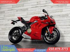 ad eBay - 2022 Ducati PANIGALE V4 - Buy Now, click the link (eBay)