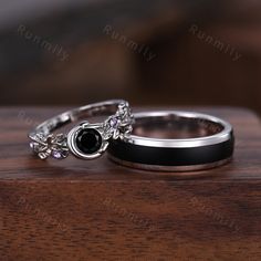 Here we have a Unique black onyx couples ring silver art deco wedding ring set nature inspired vintage anniversary rings for Men and Women black rings. ITEM DESCRIPTION ✦ Handmade, high-quality item! ✦ Material: Sterling Silver/10K/14K/18K/Platinum ►Sold as a two-piece set ►His ring is Sterling silver with black onyx ►His band width: 6mm ►Her ring is 925 solid Sterling Silver.(can be made in 10/14/18k white/rose/yellow/black gold) ►Center stone: 5mm round cut black onyx ►Accented with amethyst T Black Platinum Rings For Men, Silver And Black Wedding Ring, Black Onyx Ring Men, Couple Rings Silver, Vintage Anniversary Rings, Onyx Ring Men, Vintage Anniversary, Deco Wedding Ring, Art Deco Wedding Ring