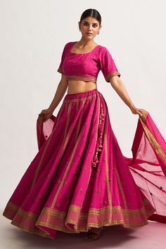 Rani pink flared lehenga set in, embellished in rich marori and zardozi work. Paired with an organza dupatta.
Components:3
Embroidery
Neckline:U-neck
Sleeve Length:Half
Fabric:Chanderi Silk
Color:Pink
All-over butti spread embroidery Tassel tie-up back blouse - Aza Fashions Flared Lehenga, Embroidery Neckline, Zardozi Work, Rani Pink, Women Floral Blouse, Organza Dupatta, Silk Embroidery, U Neck, Bridal Lehenga