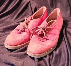 A beautiful pair of 1937 suede footwear sold at Madewell.  They are red/brown, sienna like color in a size 8.  These shoes are perfect for fall.  A little wear on the heels, as shown in the photos.  The leather laces with tassels make these shoes very fashionable and fun. We have a variety of items for every taste. Combine several of our items together to save on shipping. If you have any questions, please do not hesitate to ask. I also ship internationally. Happy Shopping.  As shop owners we will do our best to describe any issues or problems with our items. Since we do sell vintage and antiques there may be some flaws. Please check out the pictures very carefully and feel free to ask any questions. All sales are final. With any glass items, we price the item to be shipped as soon as reas Fall Footwear, Womens Loafers, Fall Shoes, Red Brown, Siena, Loafers For Women, Leather And Lace, Flat Shoes Women, Loafer Flats