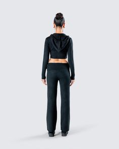 The perfect on-the-go look 🖤 Featuring a black knit cropped jacket and pants - this matching two-piece set will make sure you’re cozy, chic and ready for anything 👏 Black Loungewear Sets For Winter, Chic Winter Loungewear Sets, Black Loungewear Sets For Fall, Black Knit Outerwear For Loungewear, Black Sets For Fall Loungewear, Cozy Chic, Cargo Pant, Knit Crop, Cropped Jacket