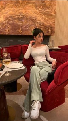 Acubi Fashion Poses, Going Out Outfits Japan, Classy Chinese Fashion, Pastel School Outfits, Kkmmmkk Outfits, Outfits To Wear To A Party, Classy Poses For Instagram, Kpop Fashion Outfits Casual, 22 Year Old Outfits