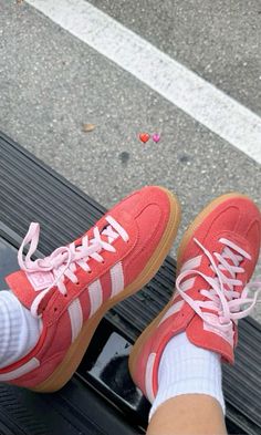 Pink And Red Adidas, Red And Pink Shoes, Adidas Spezial Red And Pink, Red And Pink Aesthetic, Red Gazelle, Pink And Red Aesthetic, Pink Shoes Outfit, Adidas Gazelle Pink, Adidas Samba Outfits