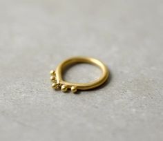 Unique Gold Ring, Minimalist Dainty Thin Geometric Gold India Dot Triangle Crown Ring, India Jewelry Hannukah Gift, Unique Gold Rings, Minimalist Diamond Rings, Silver Fir, Delicate Engagement Ring, Ring Indian, Indian Rings, Drop Ring, Handmade Wedding Rings