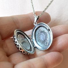 Antique Locket Jewelry For Mother's Day, Bohemian Cameo Jewelry Gift, Bohemian Cameo Jewelry For Gifts, Victorian Cameo Locket Necklace As A Gift, Silver Pendant Locket Necklace For Mom, Silver Pendant Locket Necklace As Gift For Mom, Silver Pendant Locket Necklace Gift For Mom, Oval Metal Locket Necklace, Antique Silver Pendant Locket Necklace As A Gift