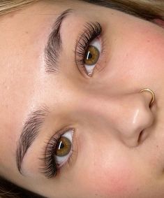 Photo Credits: Pinterest Eyelashes Hair By Hair, Natural Eyelash Extensions Round Eyes, Class Lash Extensions, Simple Eye Lashes Extensions, Hybrid Lash Inspiration, Simple Hybrid Lashes, Lash Looks Eyelash Extensions, Natural Wet Lash Extensions, Hooded Lash Extensions