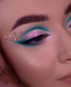 Fairy Rave Makeup, Space Themed Makeup, Pastel Eyeshadow Looks, Easter Makeup Looks, Mermaid Eye Makeup, Mermaid Eyeshadow, Soft Pink Makeup, Uni Makeup, Soft Makeup Look