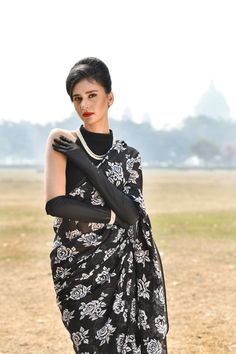 Purest Chiffon Modern Rose Digitally Printed Black and white saree Elegant Chiffon Blouse Piece, Fitted Chiffon Saree For Evening, Elegant Unstitched Chiffon Blouse Piece, Unstitched Elegant Chiffon Blouse Piece, Semi-stitched Elegant Chiffon Blouse Piece, Elegant Semi-stitched Chiffon Blouse Piece, Bollywood Chiffon Saree For Evening, Bollywood Style Chiffon Saree For Evening, Elegant Black Organza Blouse Piece