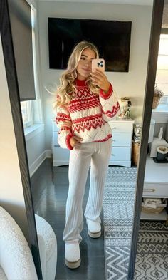 Christmas Fashion Outfits, Christmas Nail Art Ideas, Christmas Fits, Cute Christmas Outfits, Festive Nail Art, Fashion Fails, Outfits Baggy