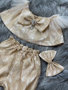 Lace two piece outfit with tulle ruffle. Party Sets With Lace Trim, Cream Ruffled Dress For Cake Smash, Lace Party Sets With Lace Trim, Pageant Outfits, Boy Baptism Outfit, Outfit Birthday, Comfy Casual Outfits, Baptism Outfit, Take Home Outfit