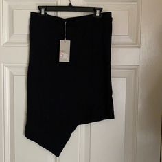 Alternative Irregular Hem Skirt Large Black Nwt. Black Asymmetrical Hem Skirt For Work, Fitted Black Bottoms With Irregular Shape, Fitted Irregular Black Bottoms, Black Bottoms With Asymmetrical Hem And Lined Skirt, Black Asymmetrical Stretch Skirt, Black Fitted Skirt With Irregular Shape, Asymmetrical Stretch Black Skirt, Black Irregular Skirt For Party, Chic Black Bottoms With Irregular Shape