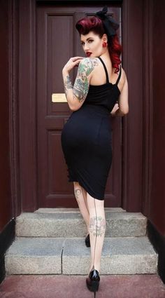 Moda Pin Up, Stile Pin Up, Mode Rockabilly, Pin Up Looks, Rockabilly Girl, Black Pencil Dress, Pin Up Models, Pin Up Photography, Pin Up Hair